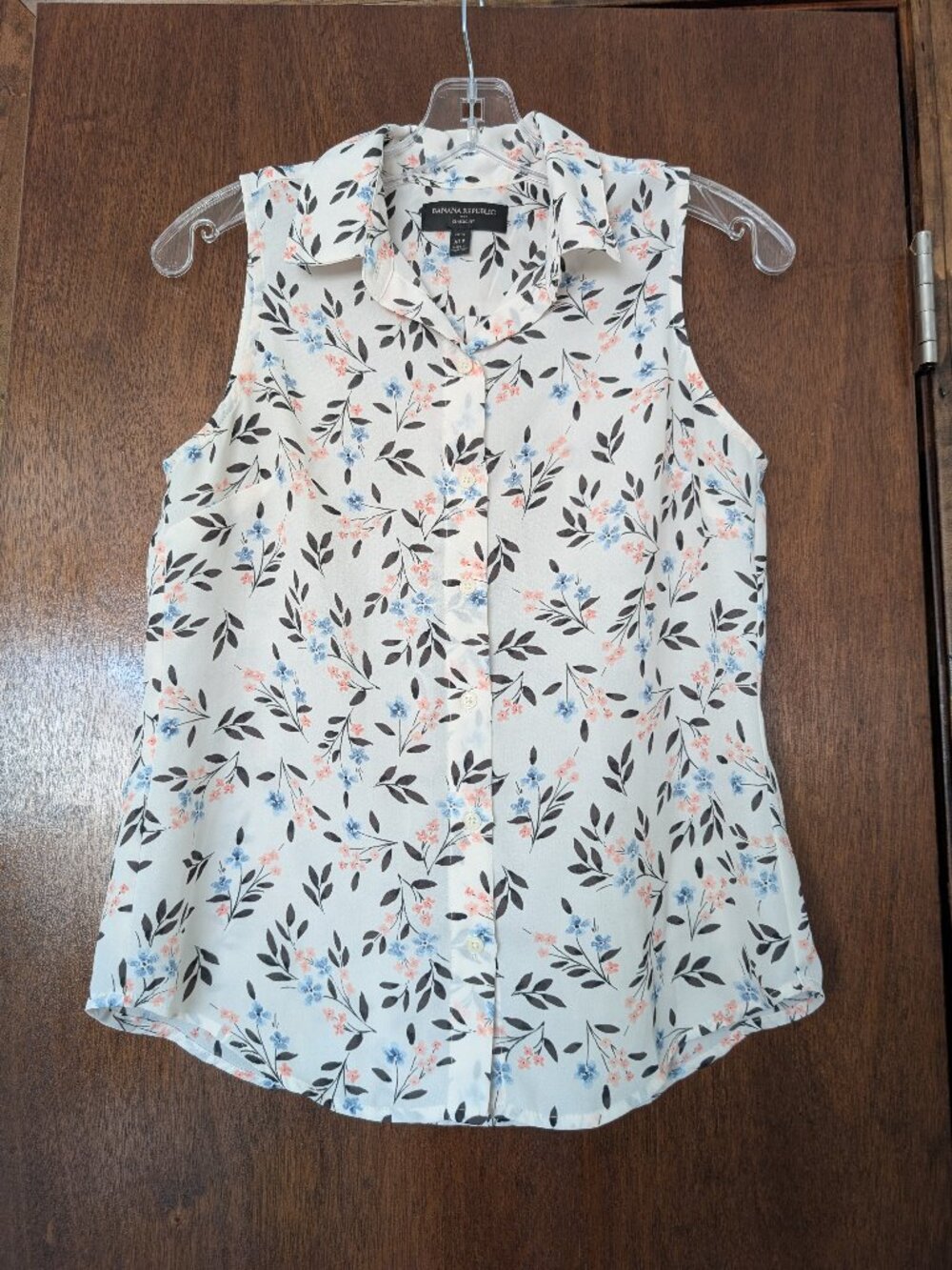 BR Factory Classic Fit Sleeveless Blouse